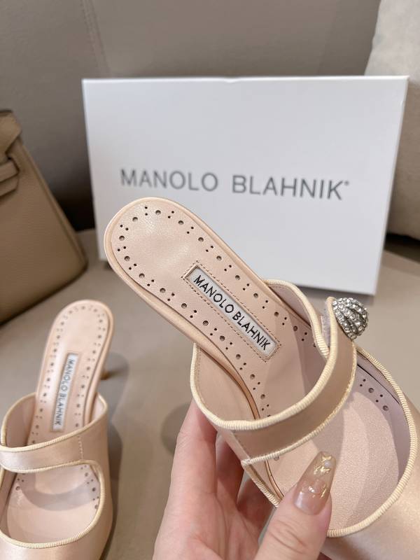 Manolo Blahnik Shoes MBS00059